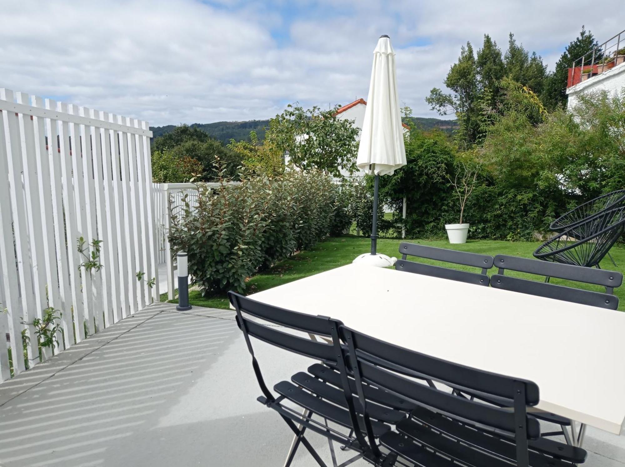 Casas Turisticas Lar Jardin - Parking Privado Сантьяго-де-Компостела Екстер'єр фото