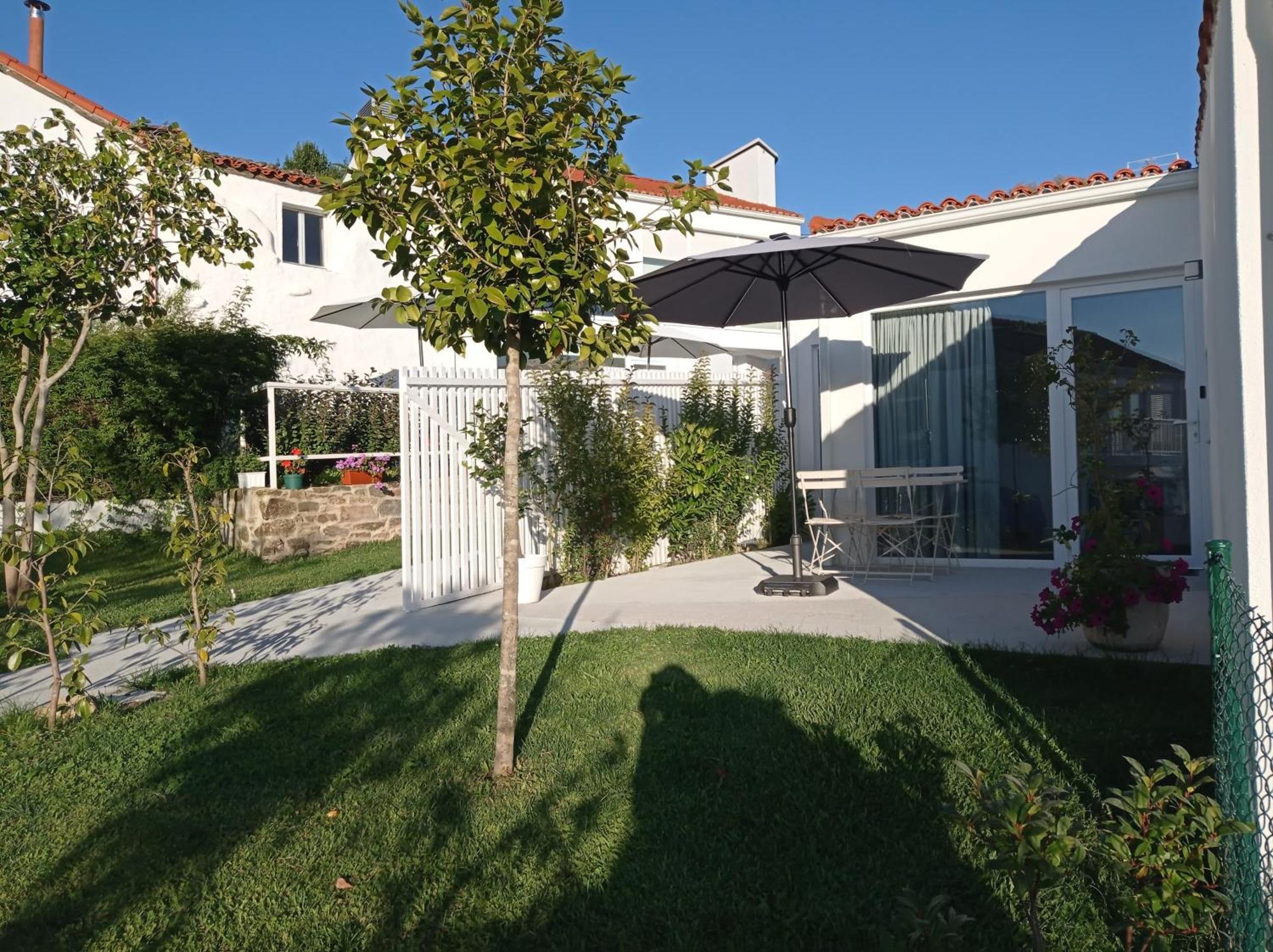 Casas Turisticas Lar Jardin - Parking Privado Сантьяго-де-Компостела Екстер'єр фото