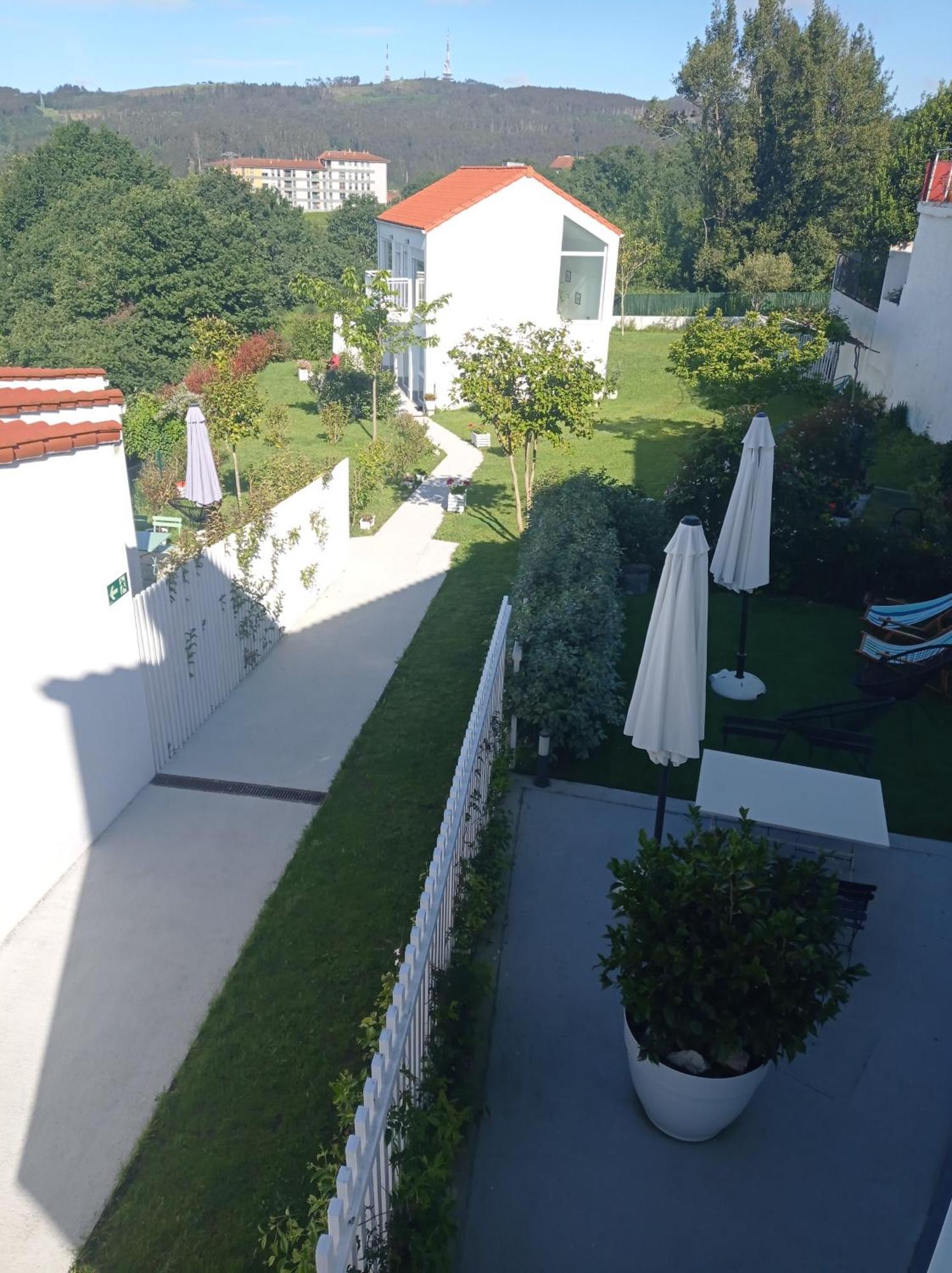 Casas Turisticas Lar Jardin - Parking Privado Сантьяго-де-Компостела Екстер'єр фото